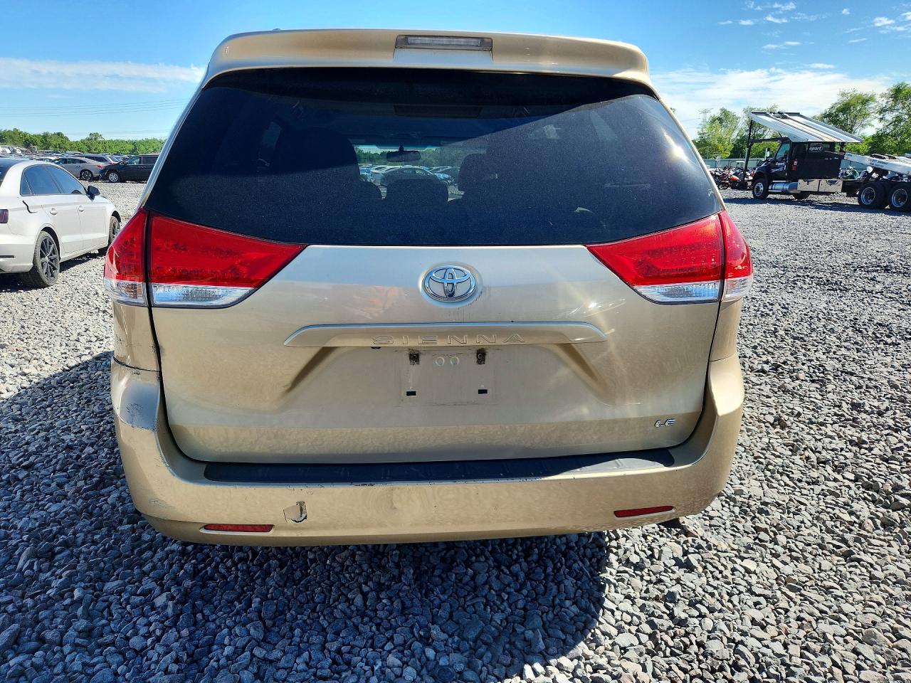 Toyota Sienna Le