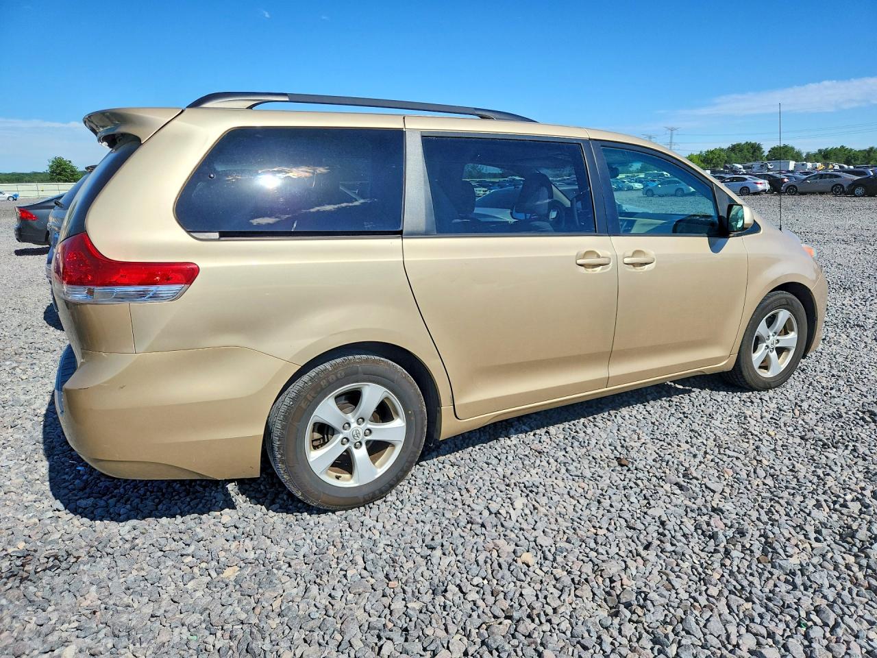 Toyota Sienna Le