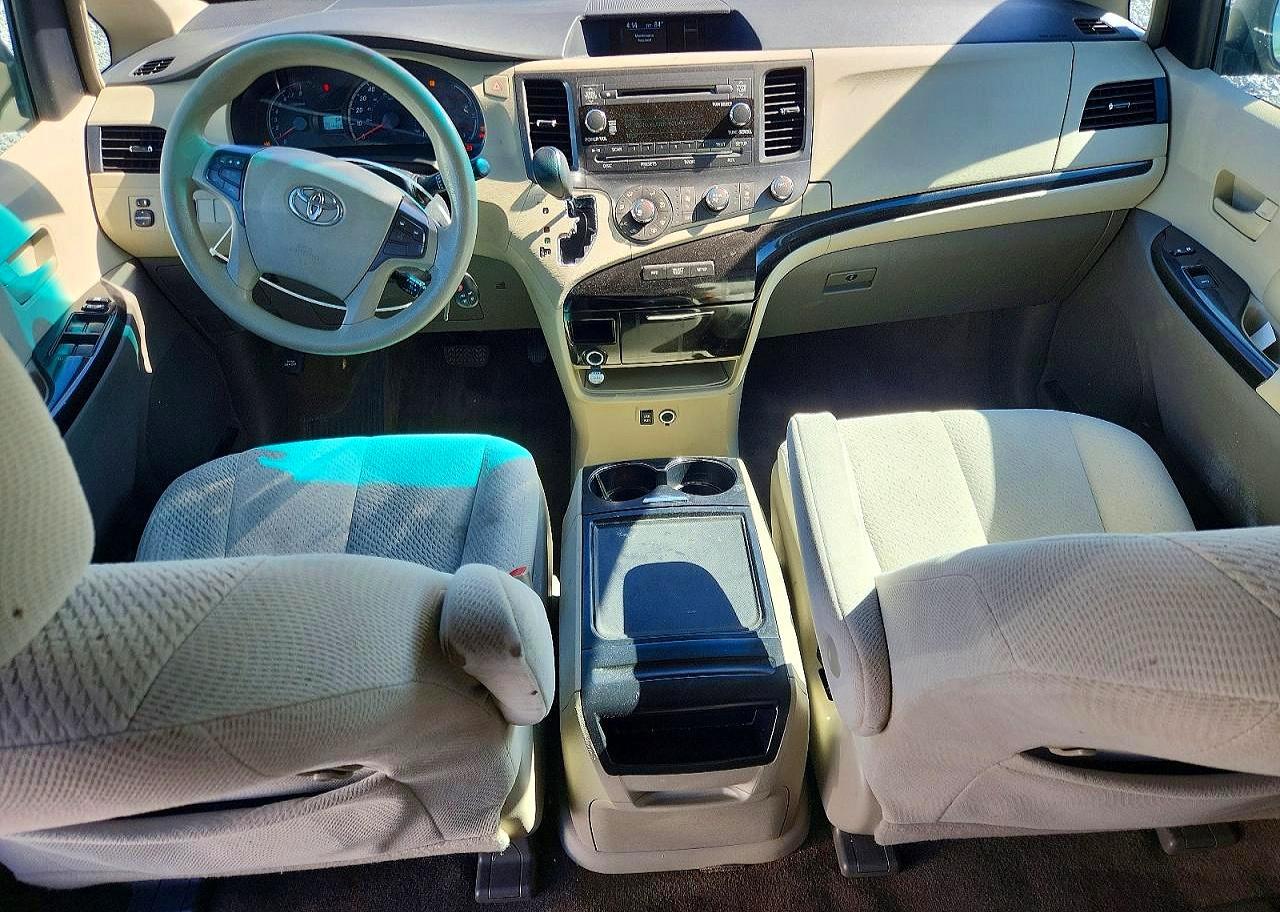 Toyota Sienna Le