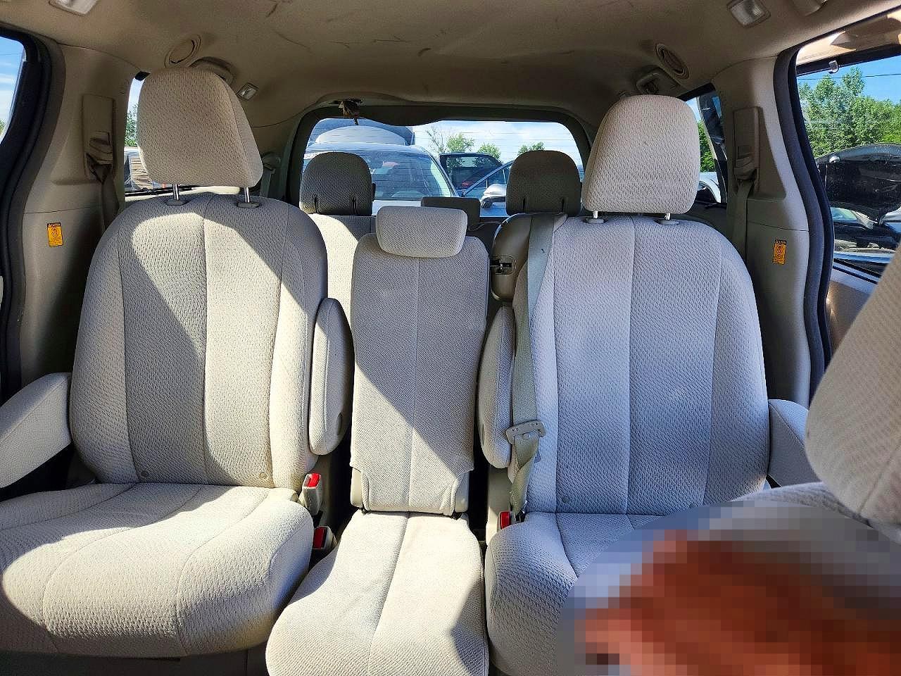 Toyota Sienna Le