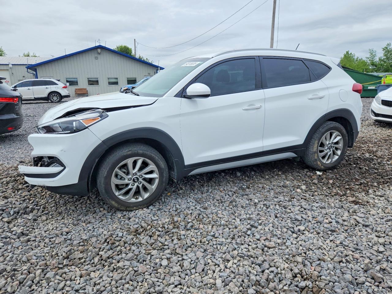 Salvage Hyundai TUCSON Image