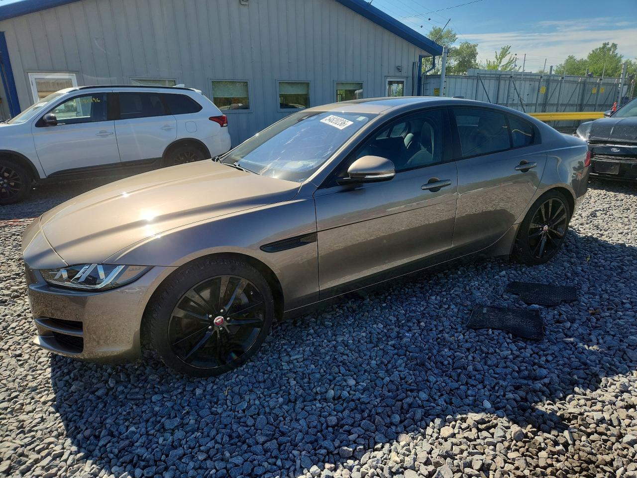 Salvage Jaguar XE Image