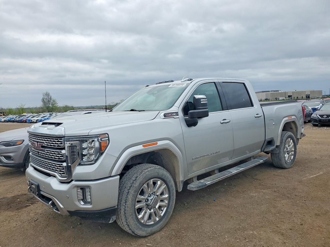 Salvage GMC Sierra Image