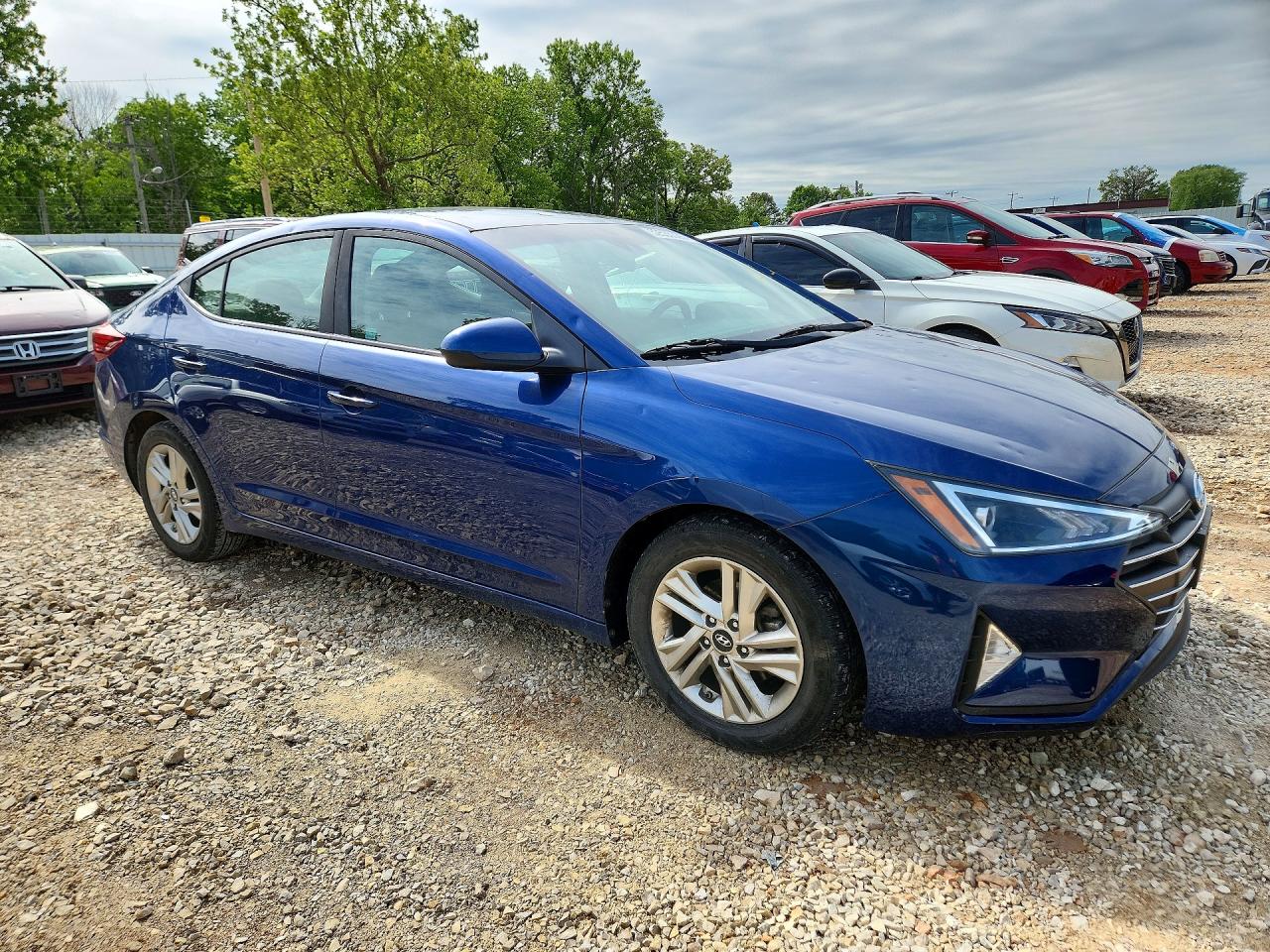 Hyundai ELANTRA Sel