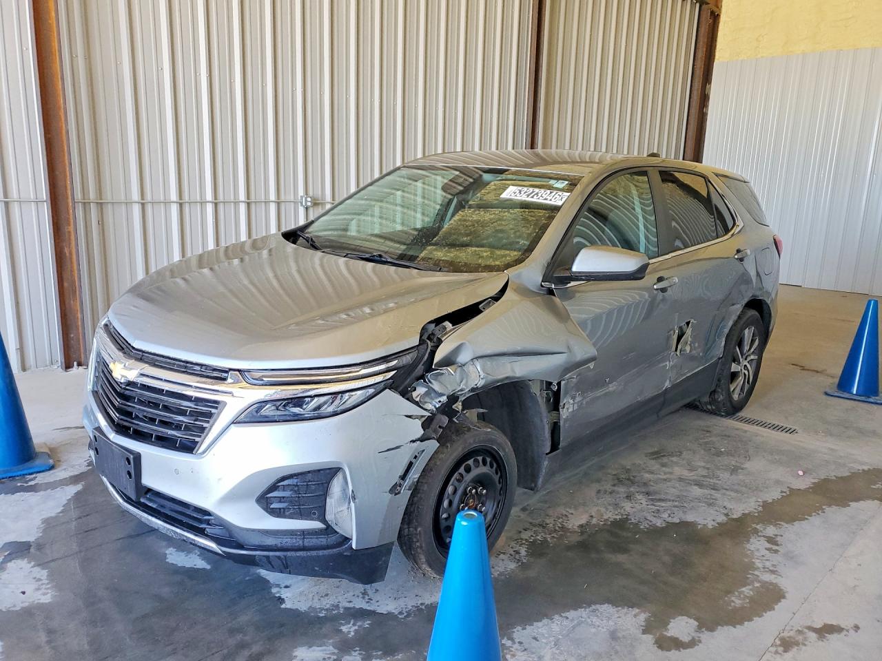 Salvage Chevrolet Equinox Image