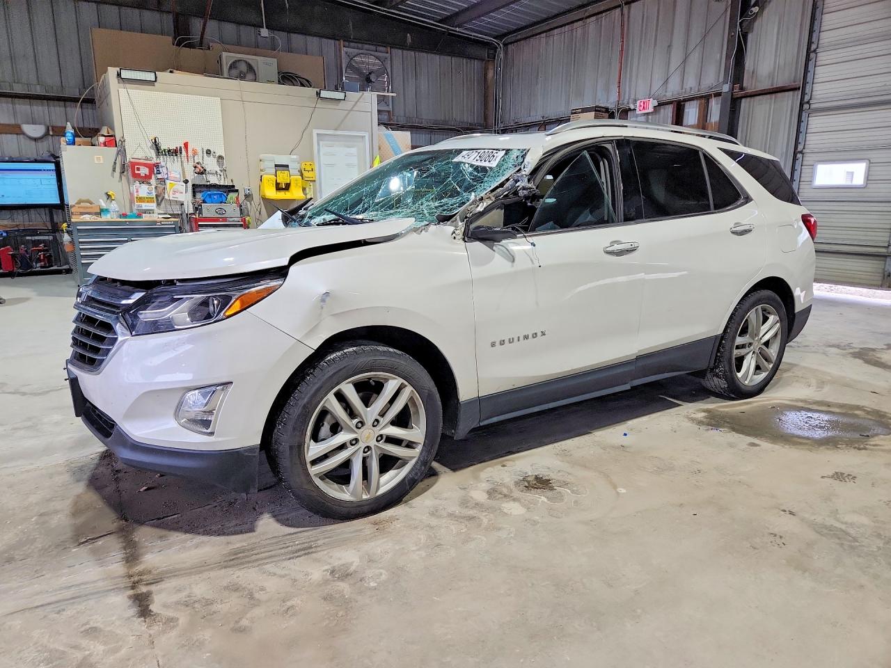 Salvage Chevrolet Equinox Image