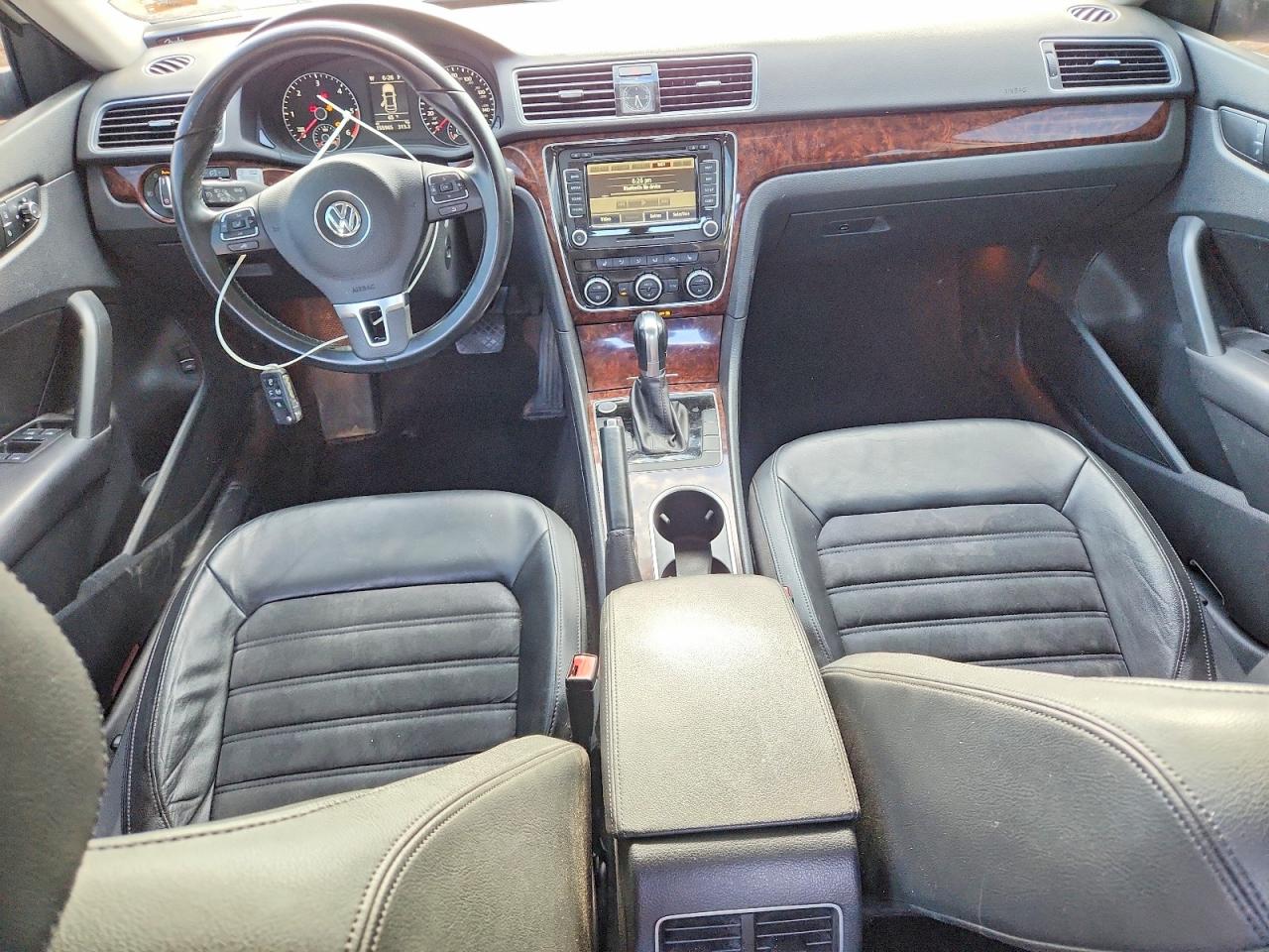 Volkswagen Passat Sel