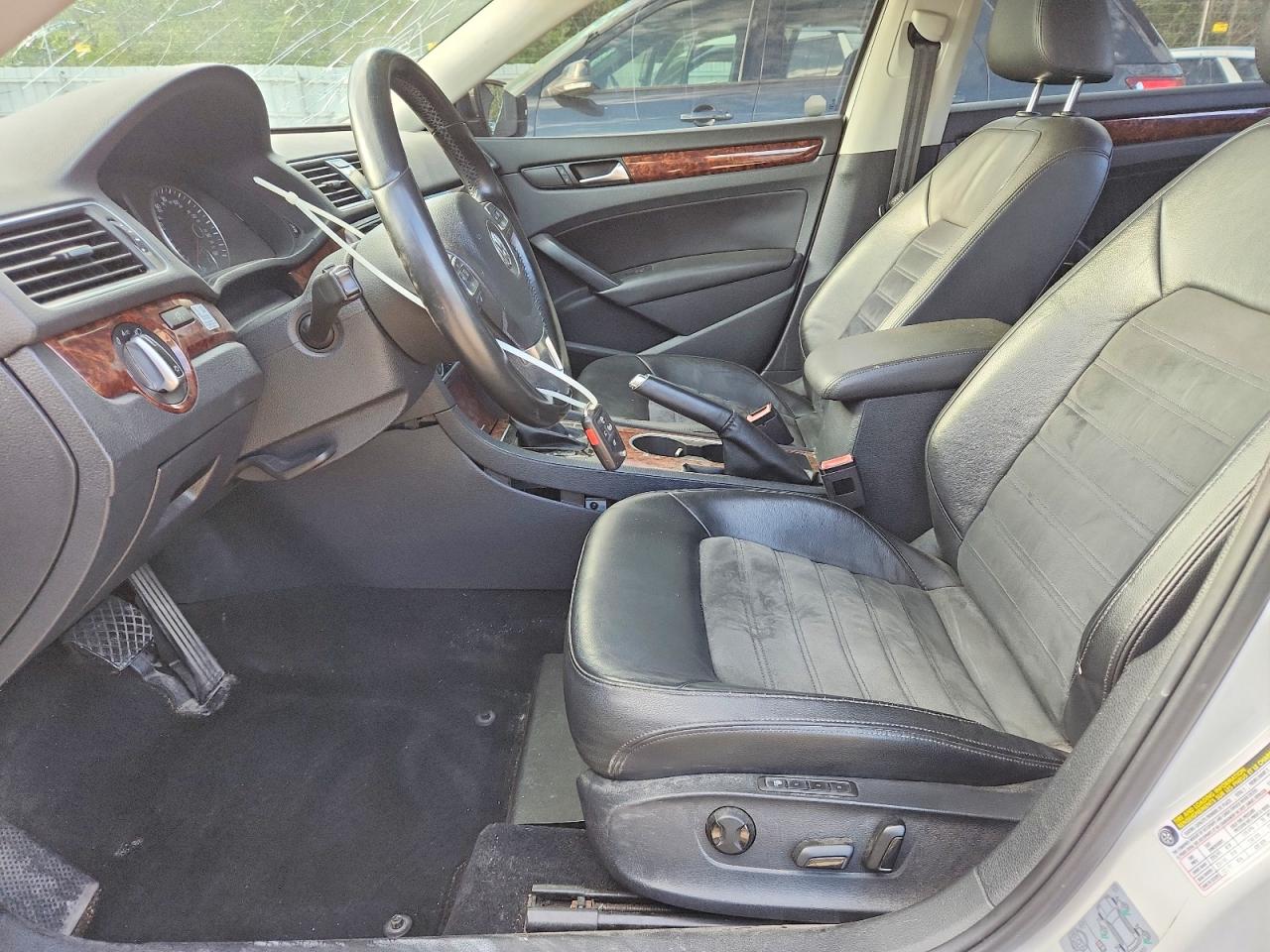 Volkswagen Passat Sel