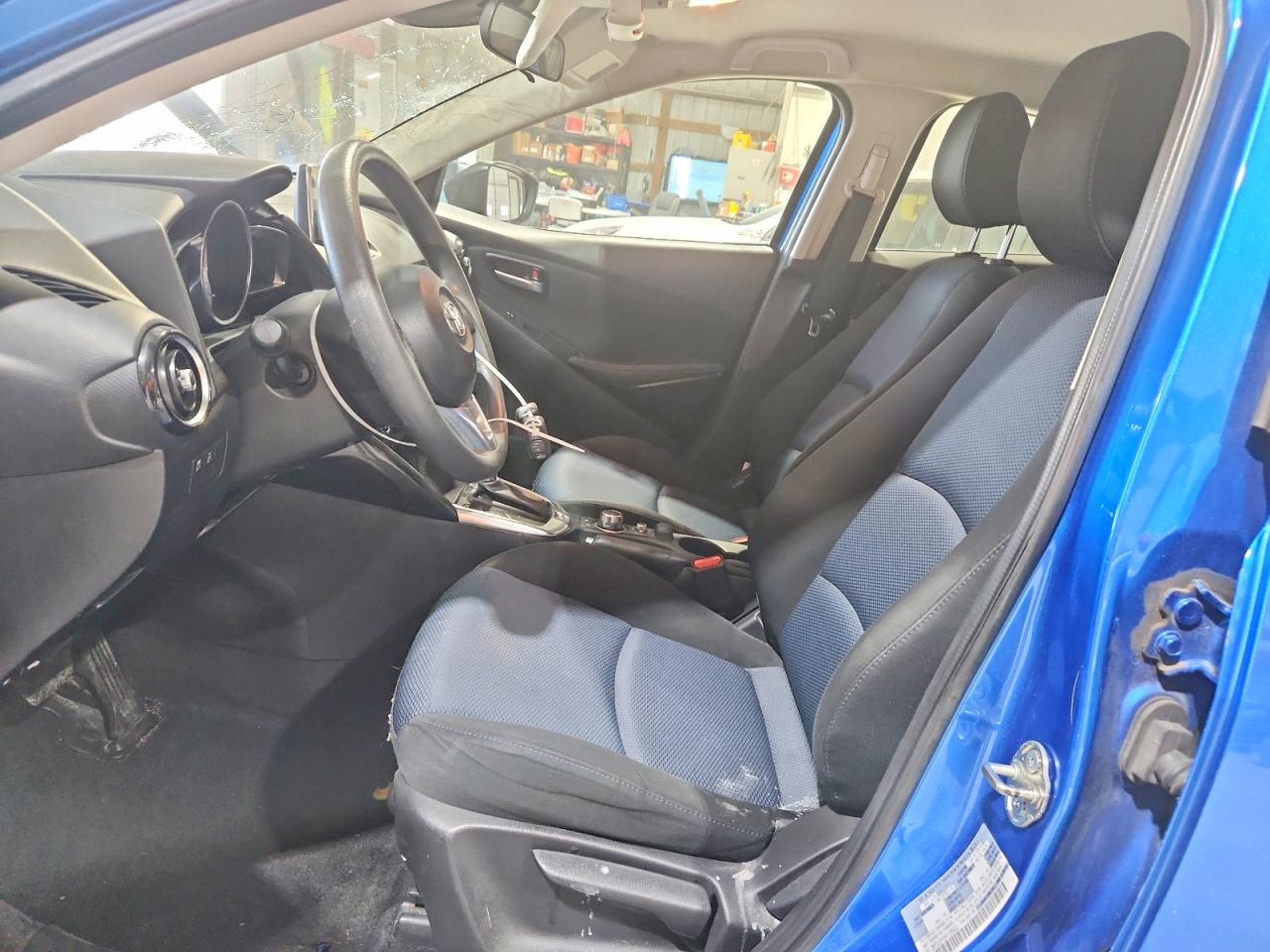 Toyota Yaris Base