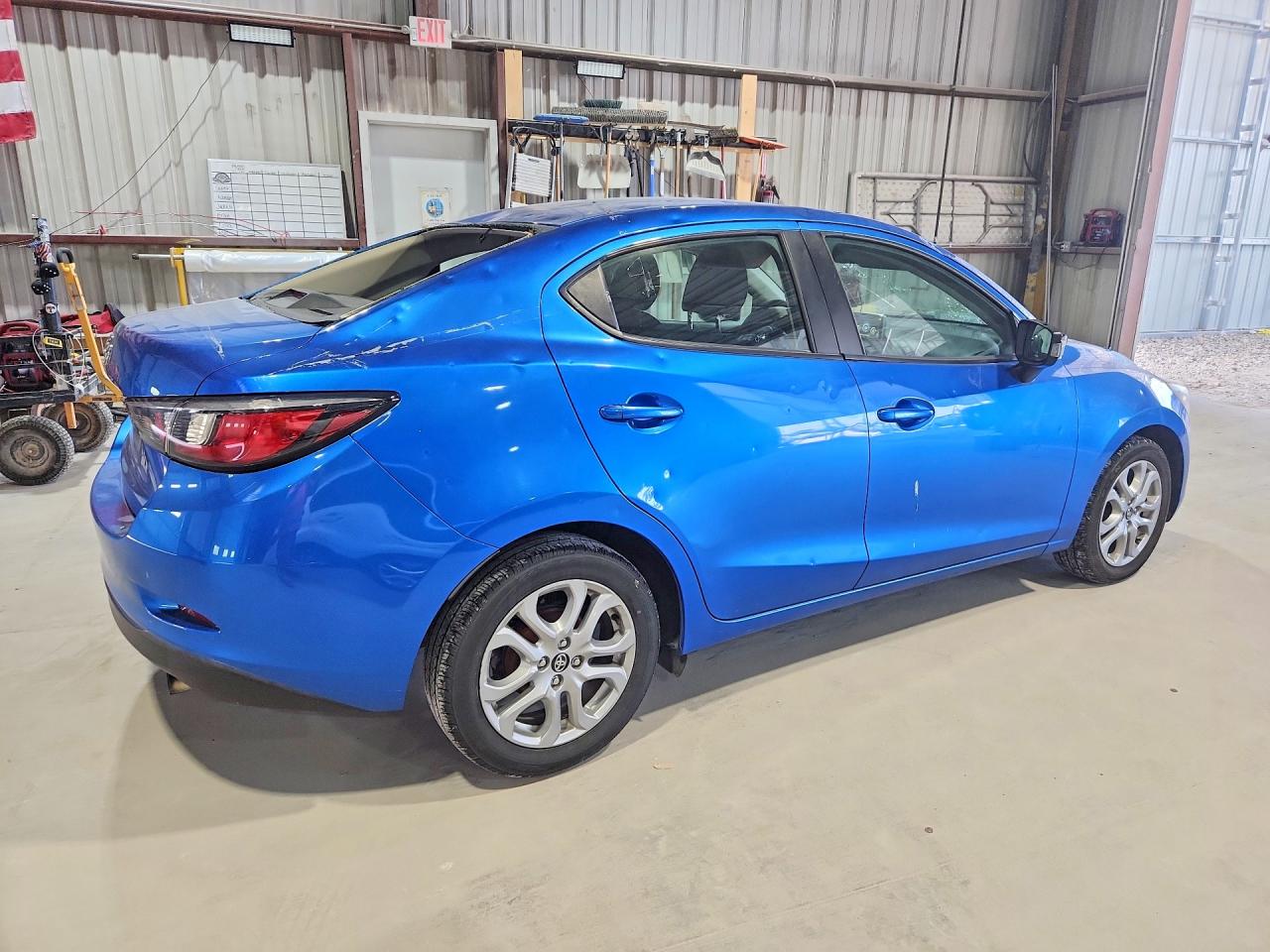 Toyota Yaris Base