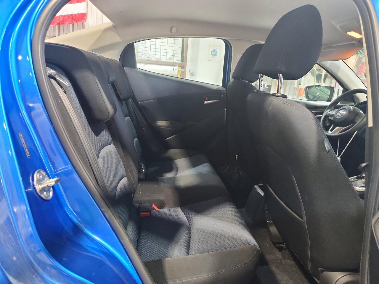Toyota Yaris Base