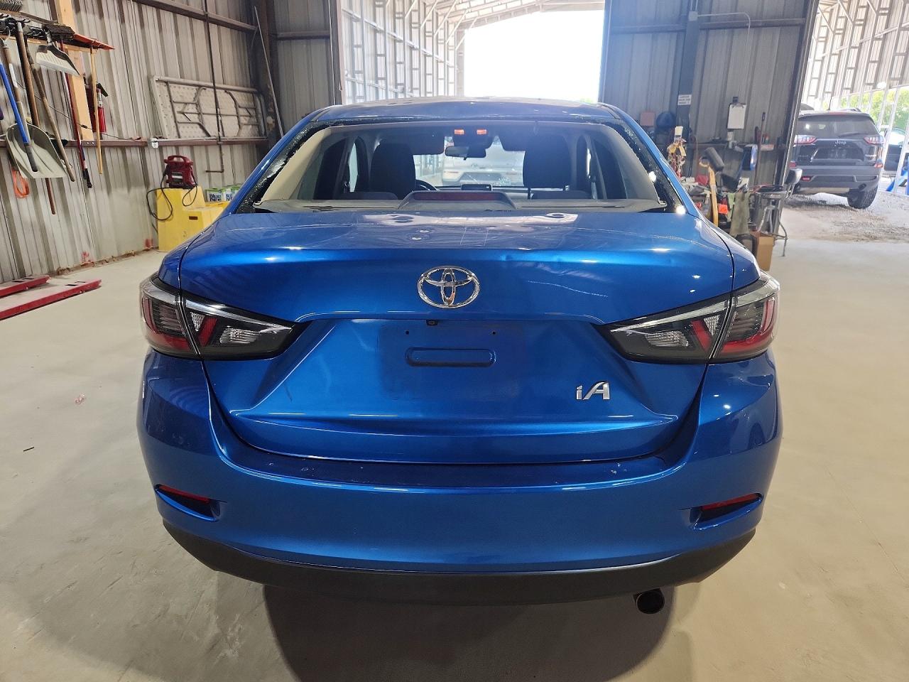 Toyota Yaris Base