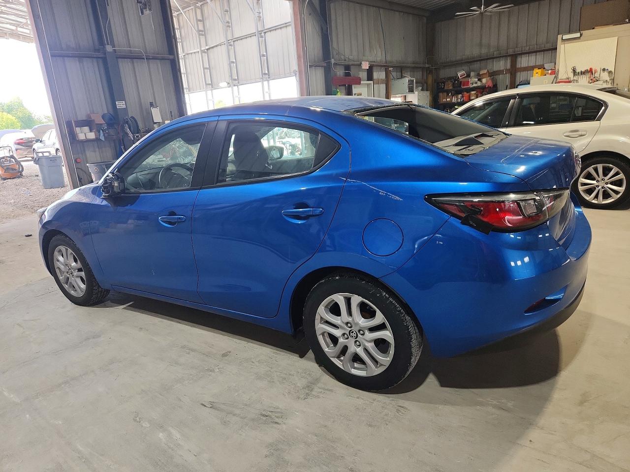 Toyota Yaris Base