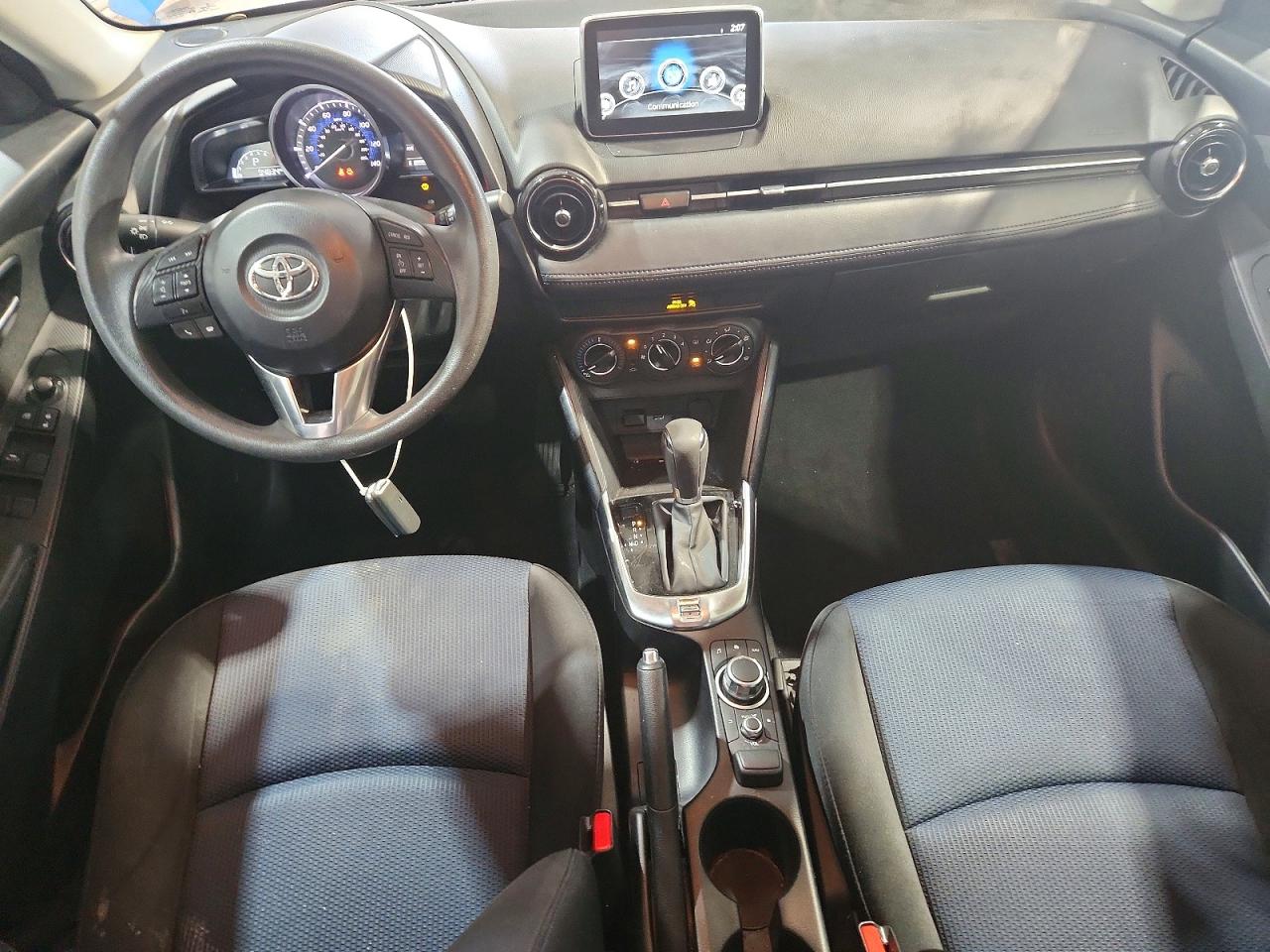 Toyota Yaris Base