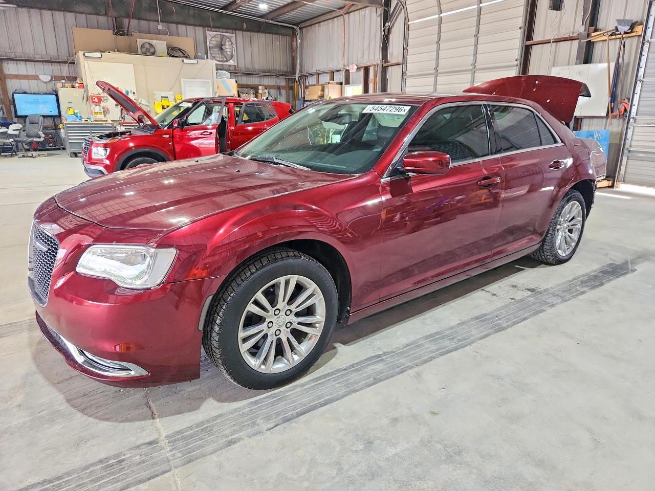 Salvage Chrysler 300 Image