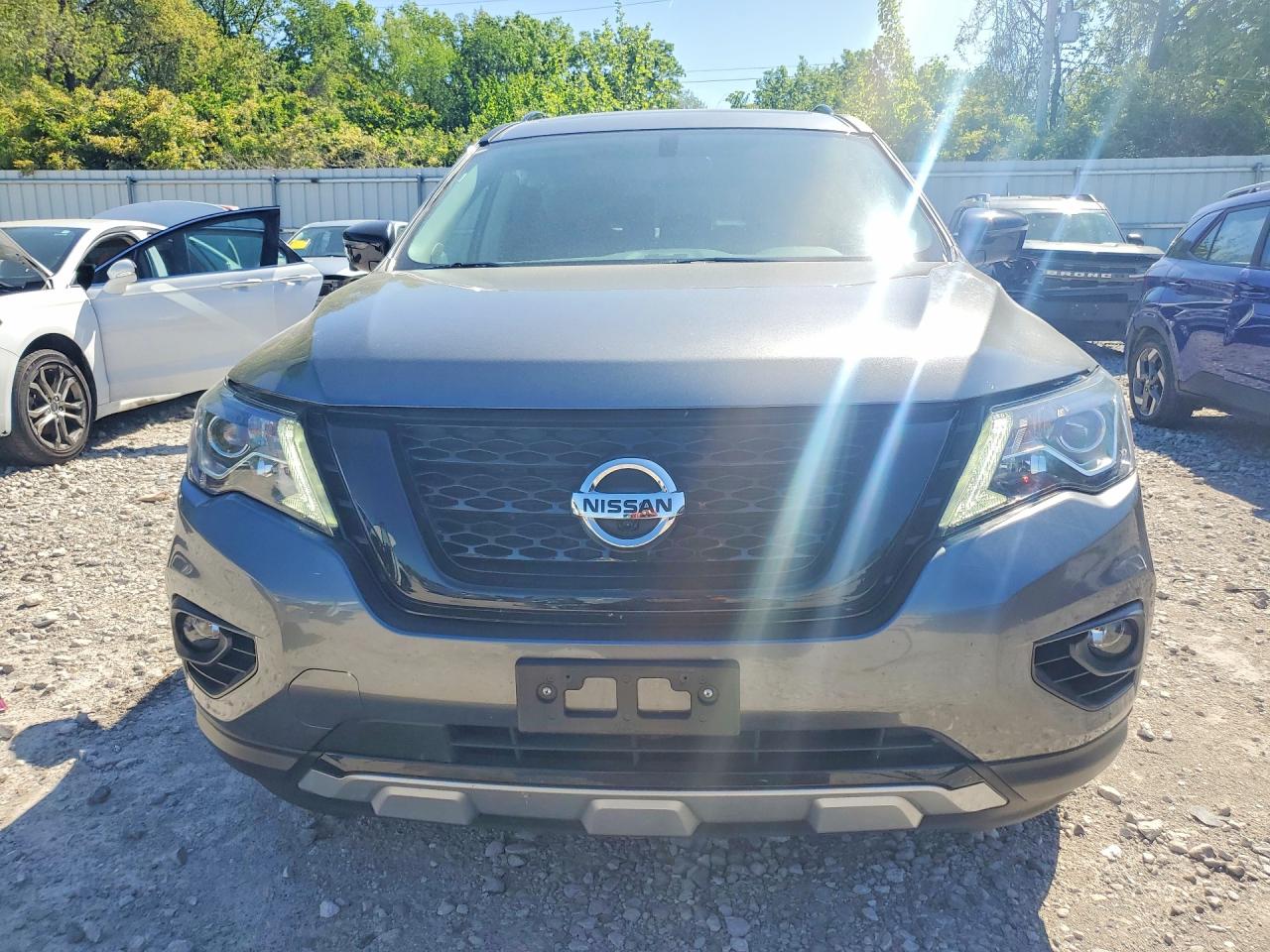 Nissan Pathfinder Sl