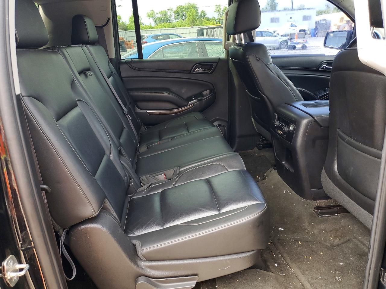 Chevrolet Suburban C1500 Lt