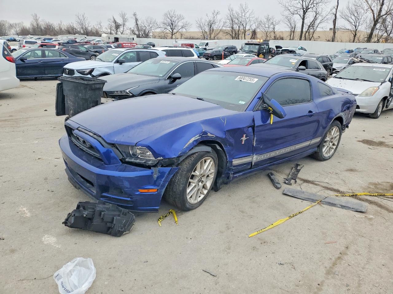 Salvage Ford Mustang Image