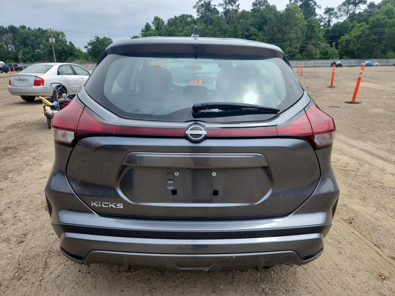 Nissan Kicks S