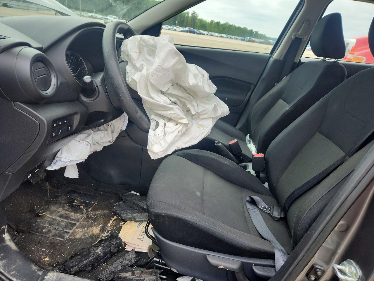 Nissan Kicks S