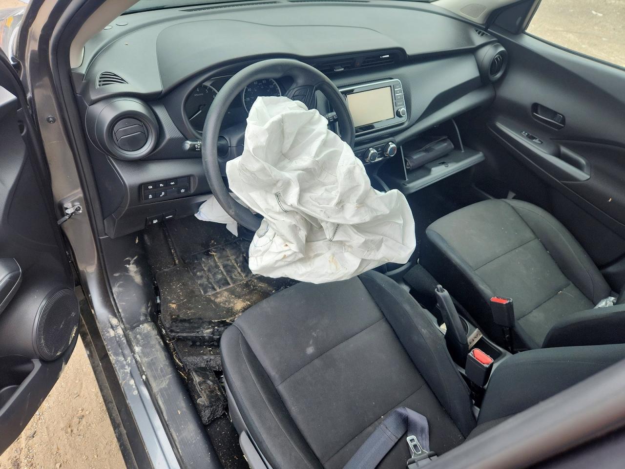 Nissan Kicks S