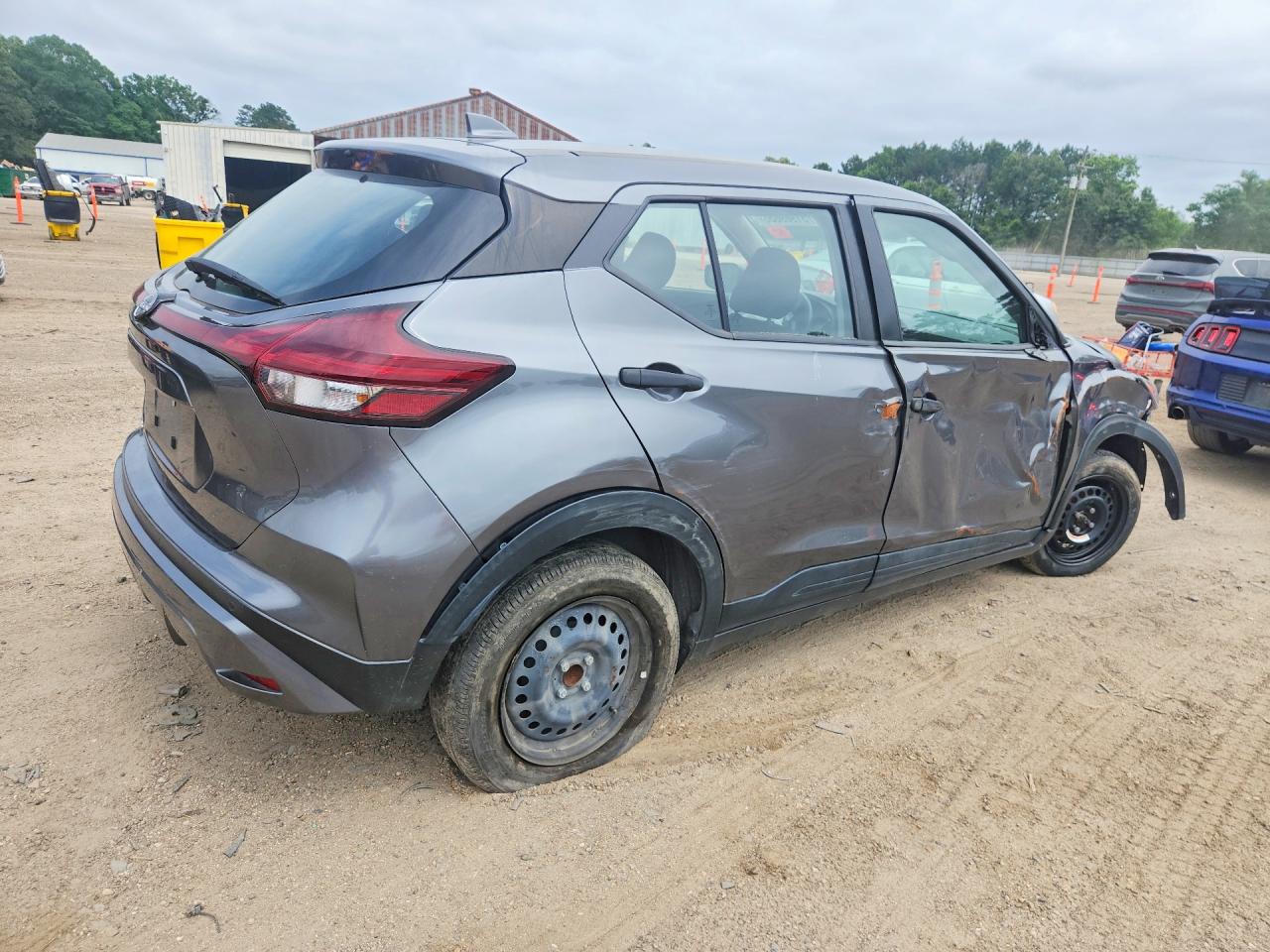 Nissan Kicks S
