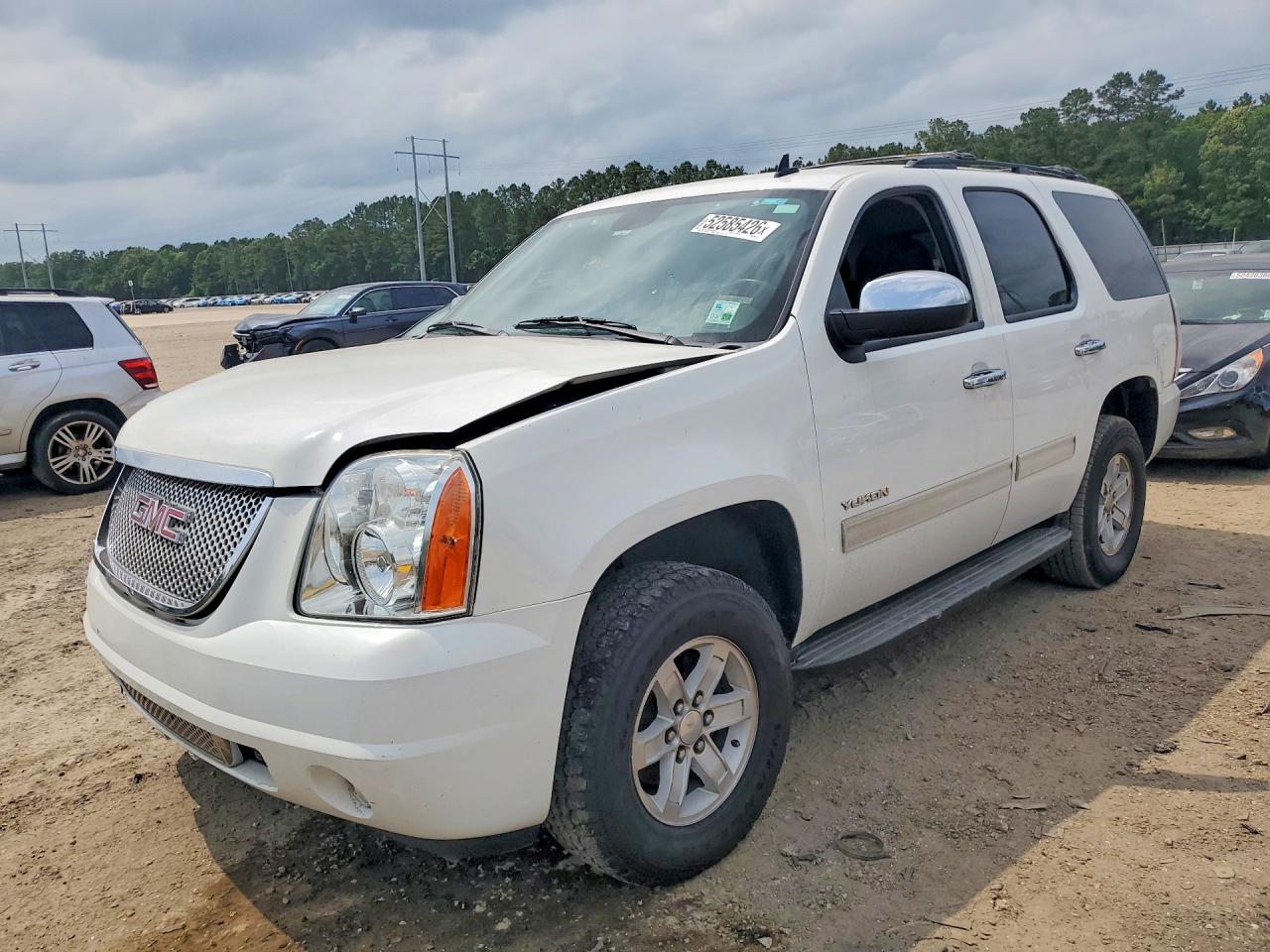 Salvage GMC Yukon Image