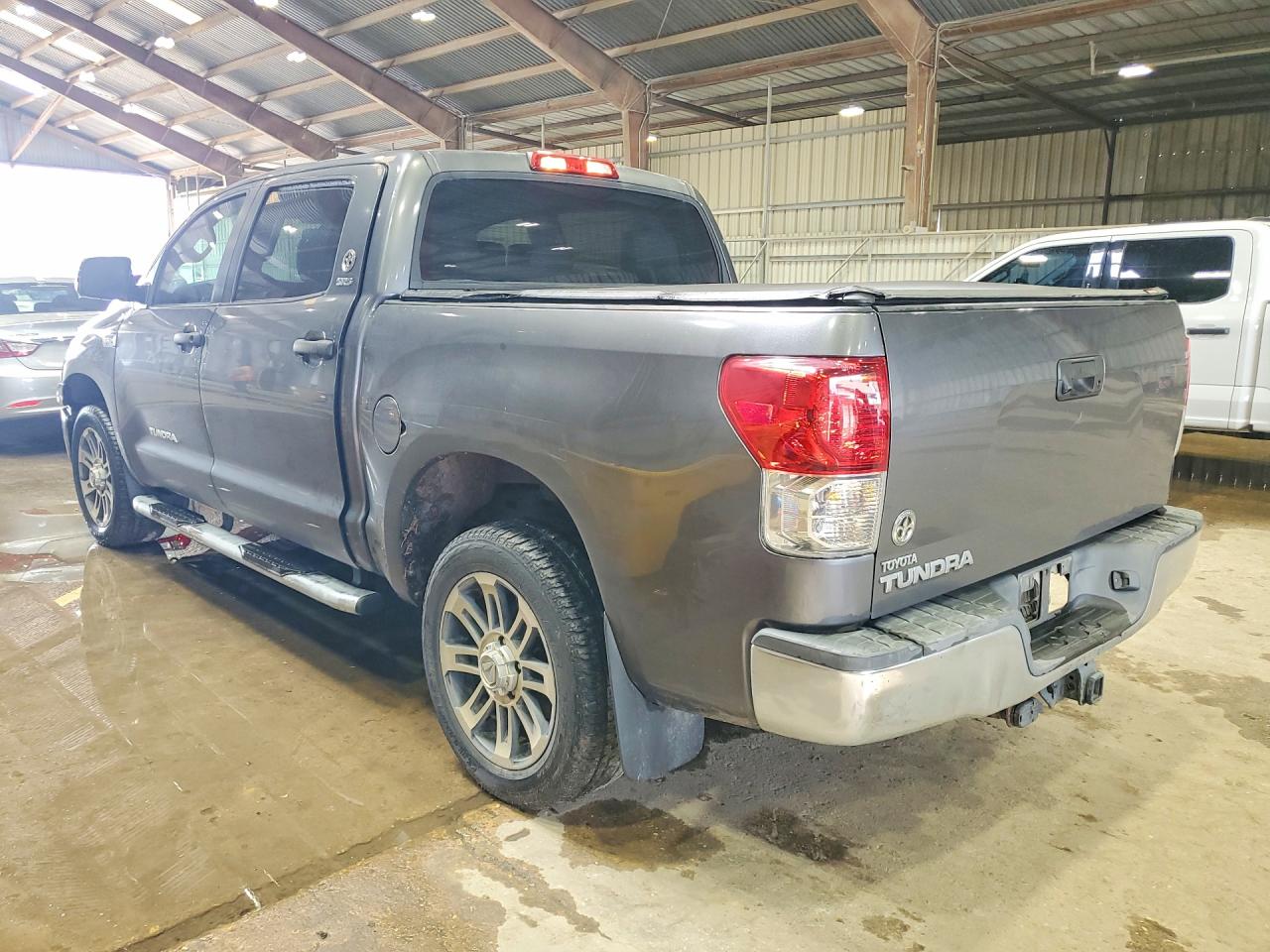 Toyota Tundra Crewmax Sr5