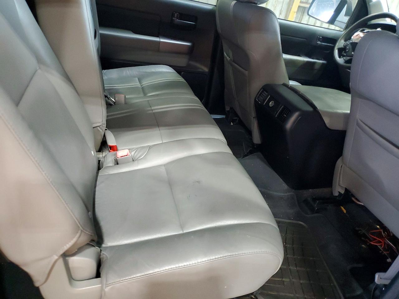 Toyota Tundra Crewmax Sr5