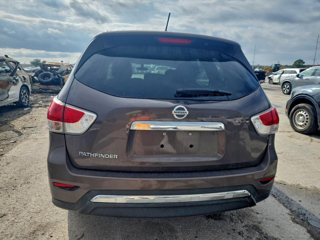 Nissan Pathfinder S