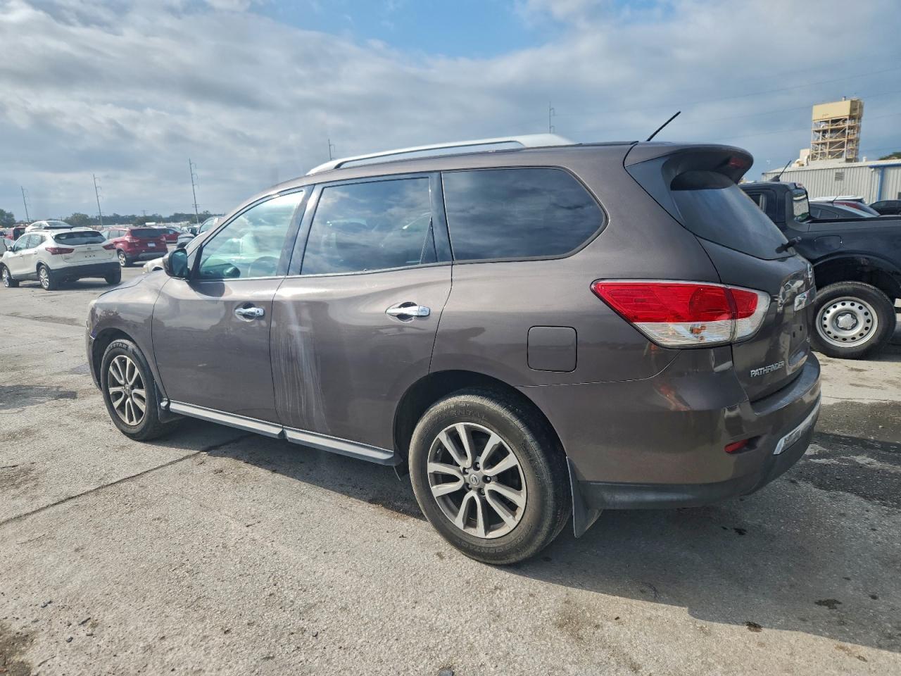 Nissan Pathfinder S