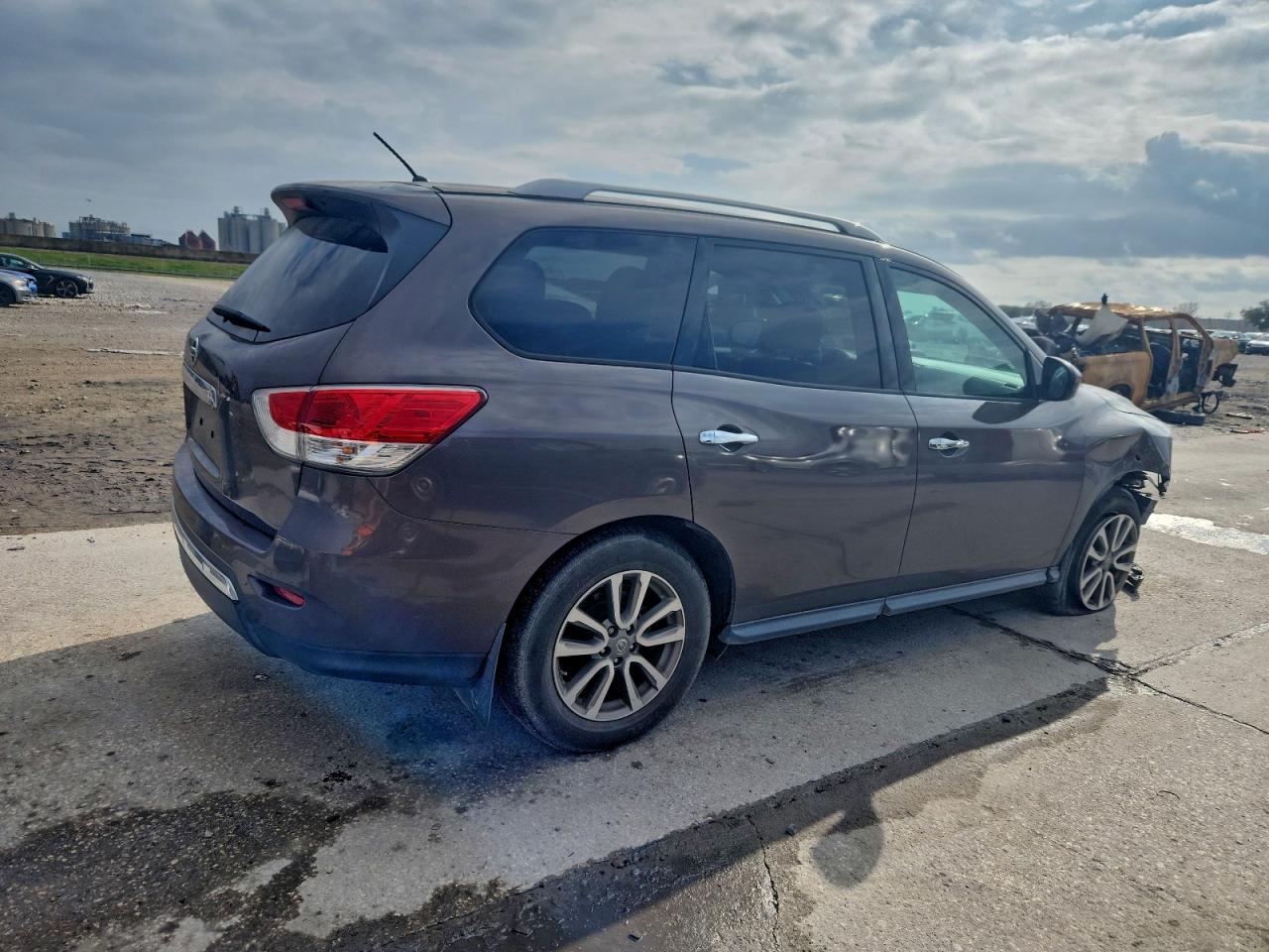 Nissan Pathfinder S