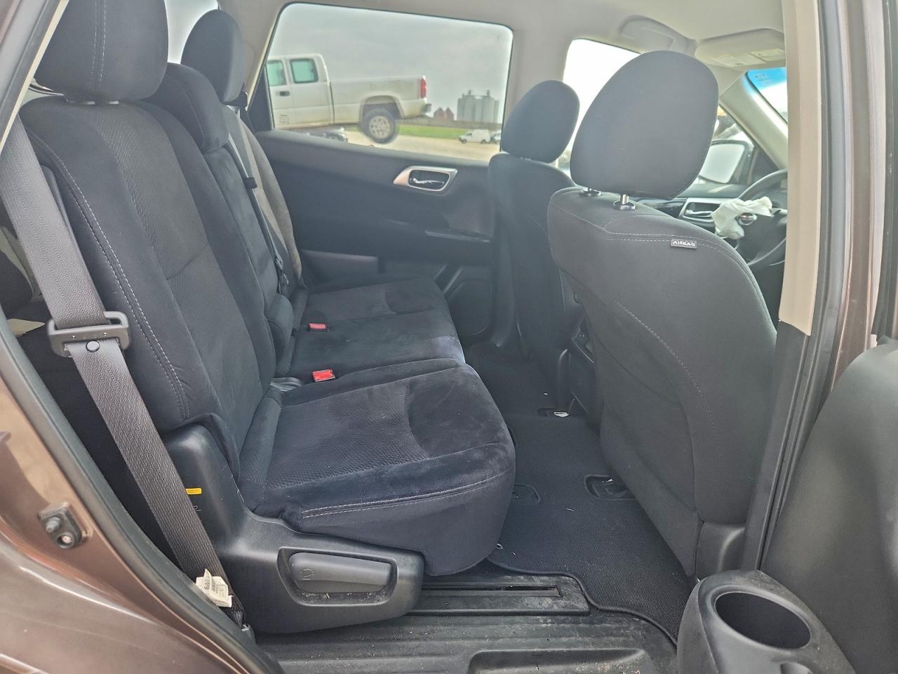 Nissan Pathfinder S