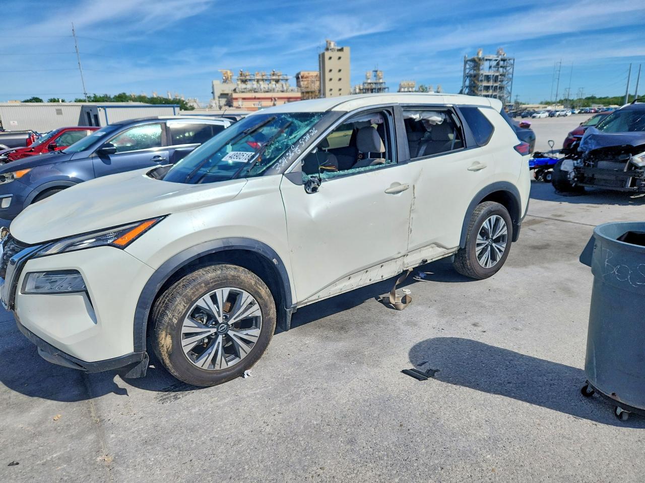 Salvage Nissan Rogue Image