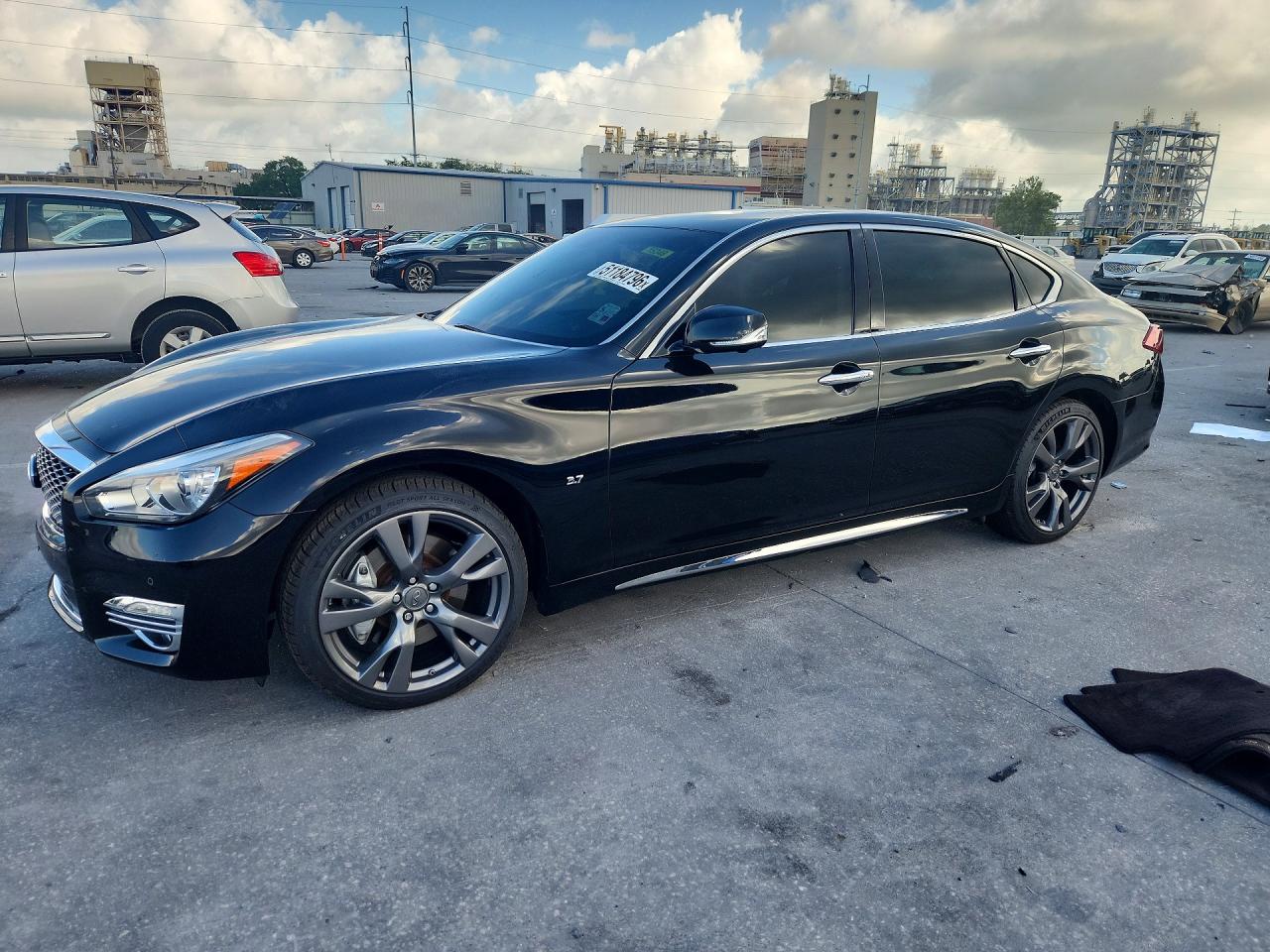 Salvage INFINITI Q70 Image