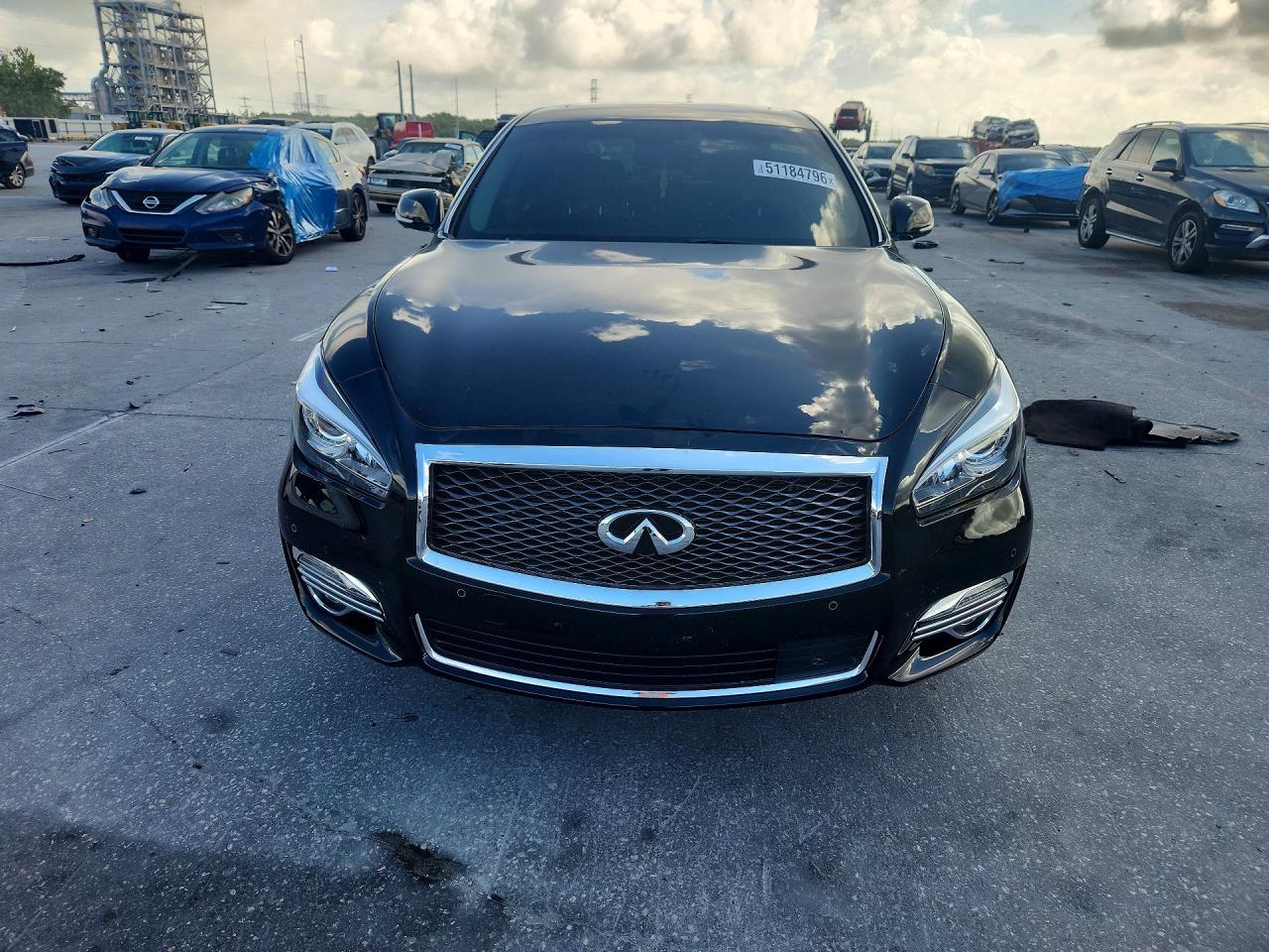 INFINITI Q70 3.7