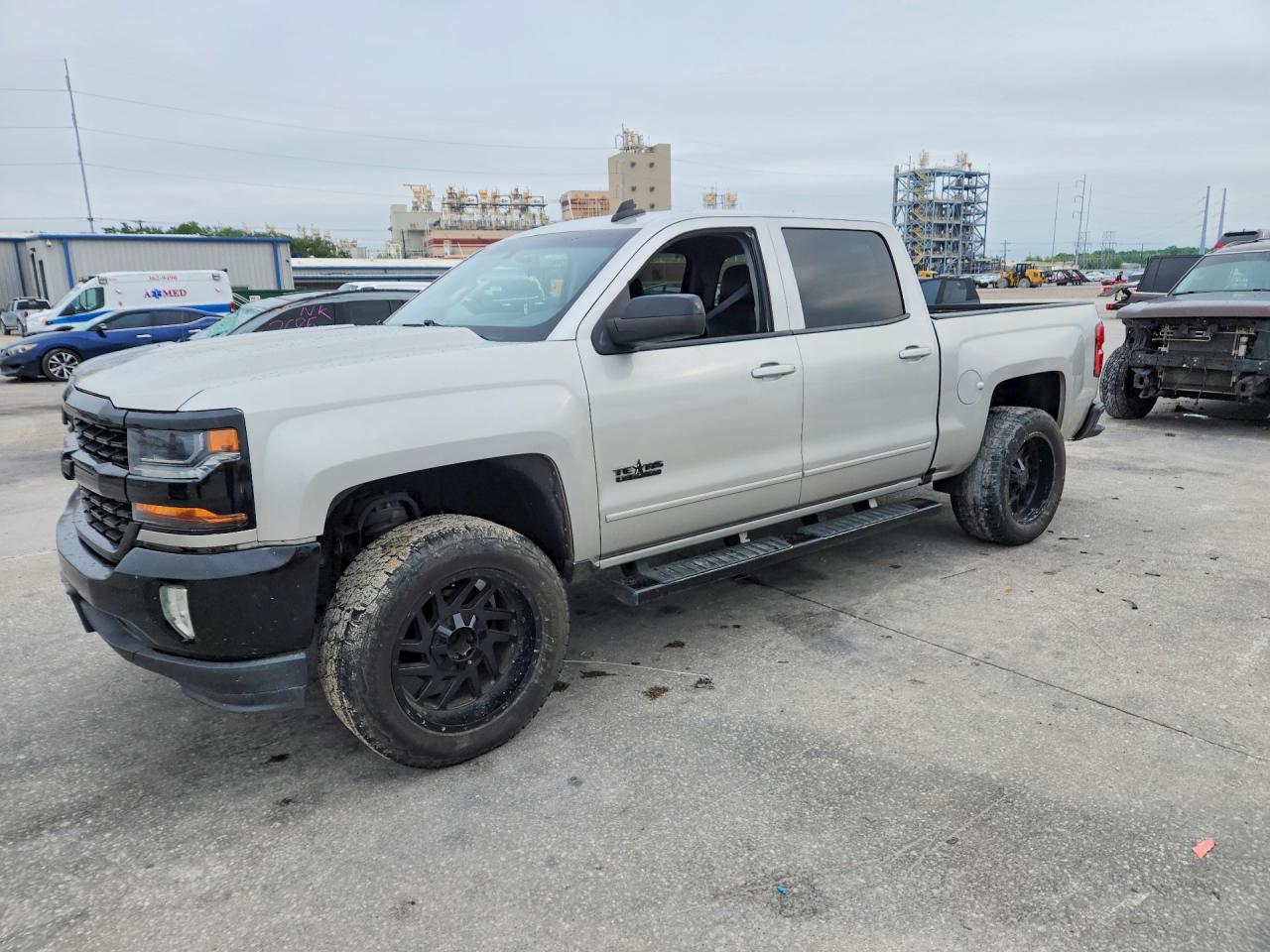 Salvage Chevrolet Silverado Image