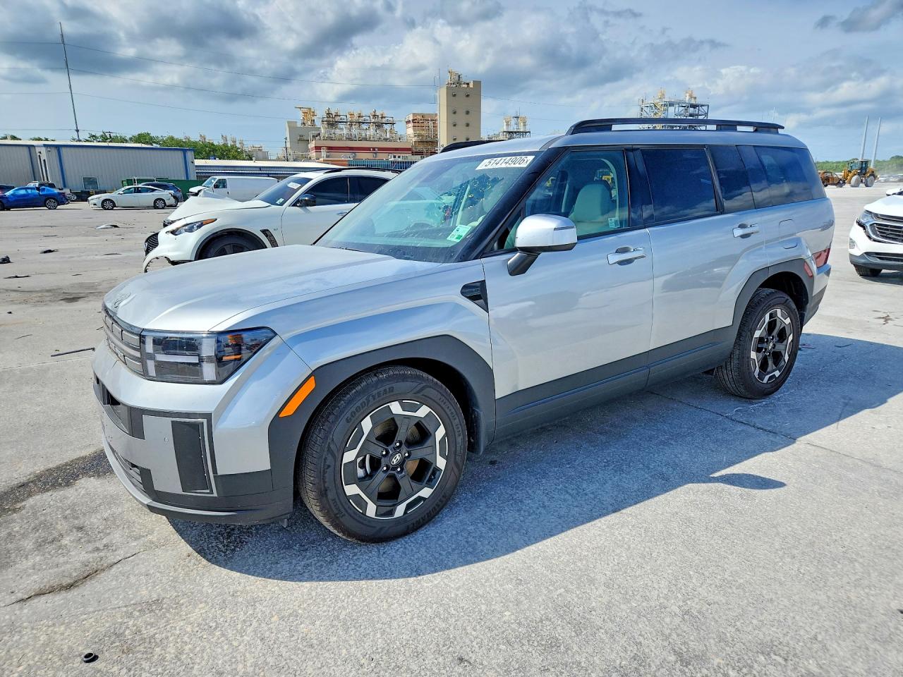 Salvage Hyundai SANTA FE Image