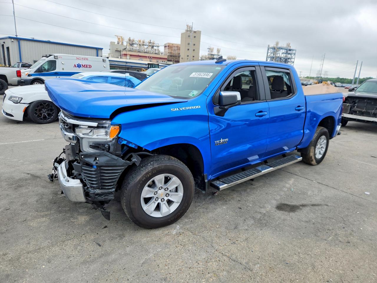 Salvage Chevrolet Silverado Image