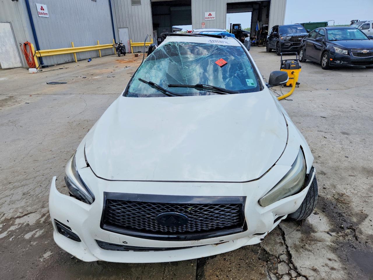 INFINITI Q50 Premium