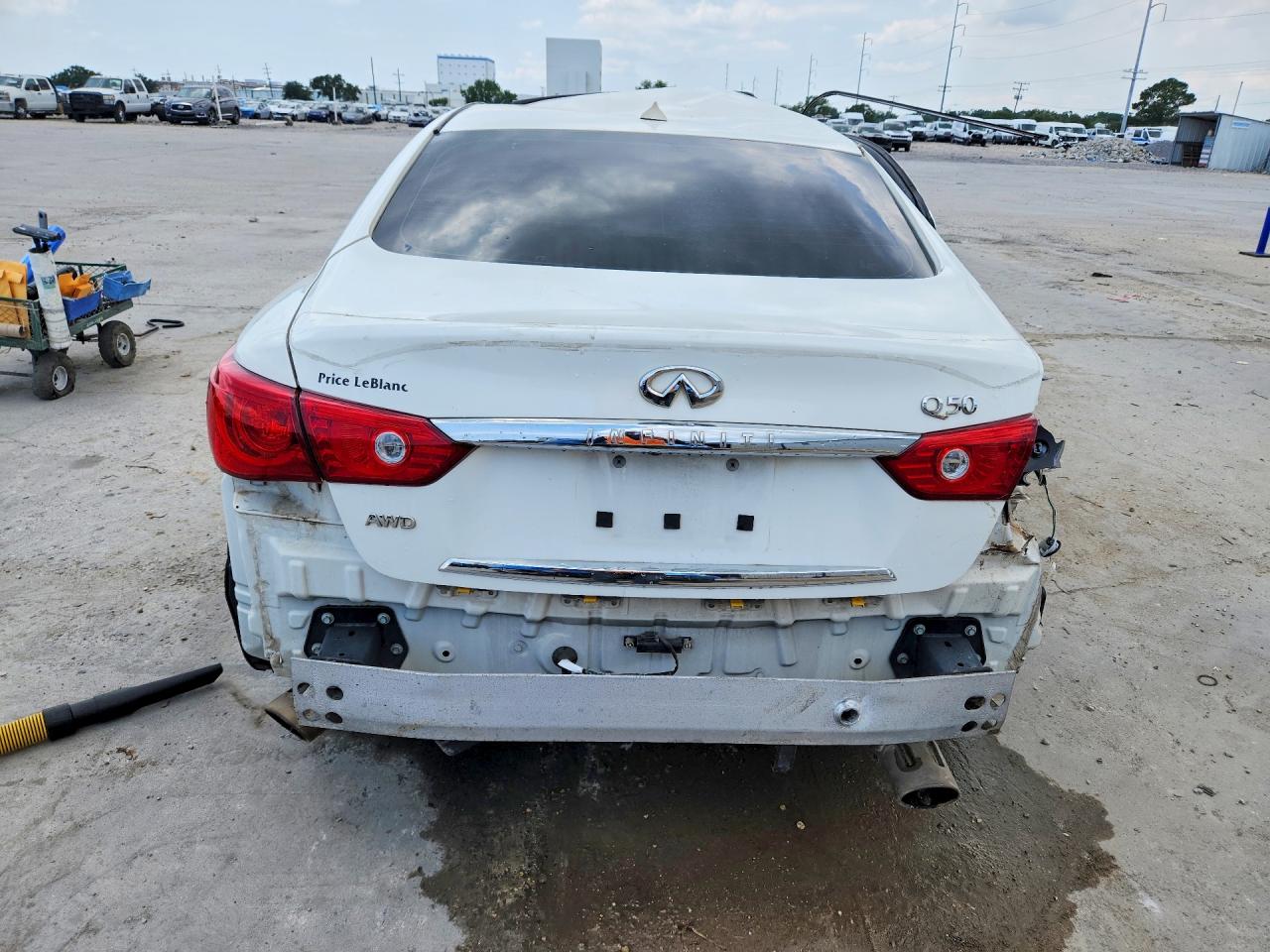 INFINITI Q50 Premium