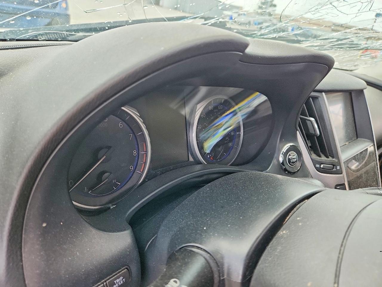 INFINITI Q50 Premium