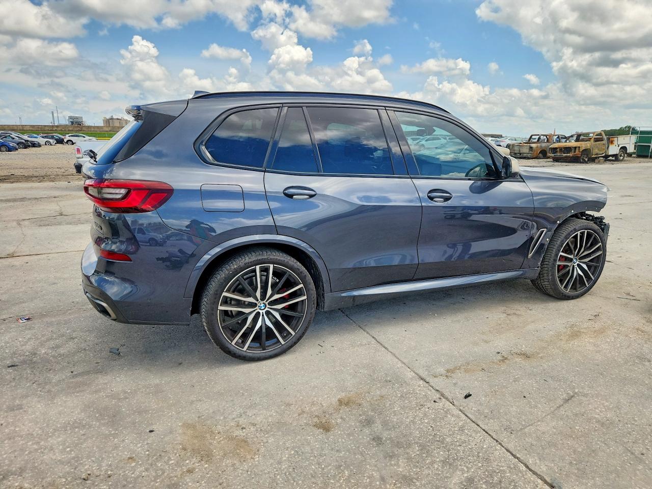 BMW X Series M50i