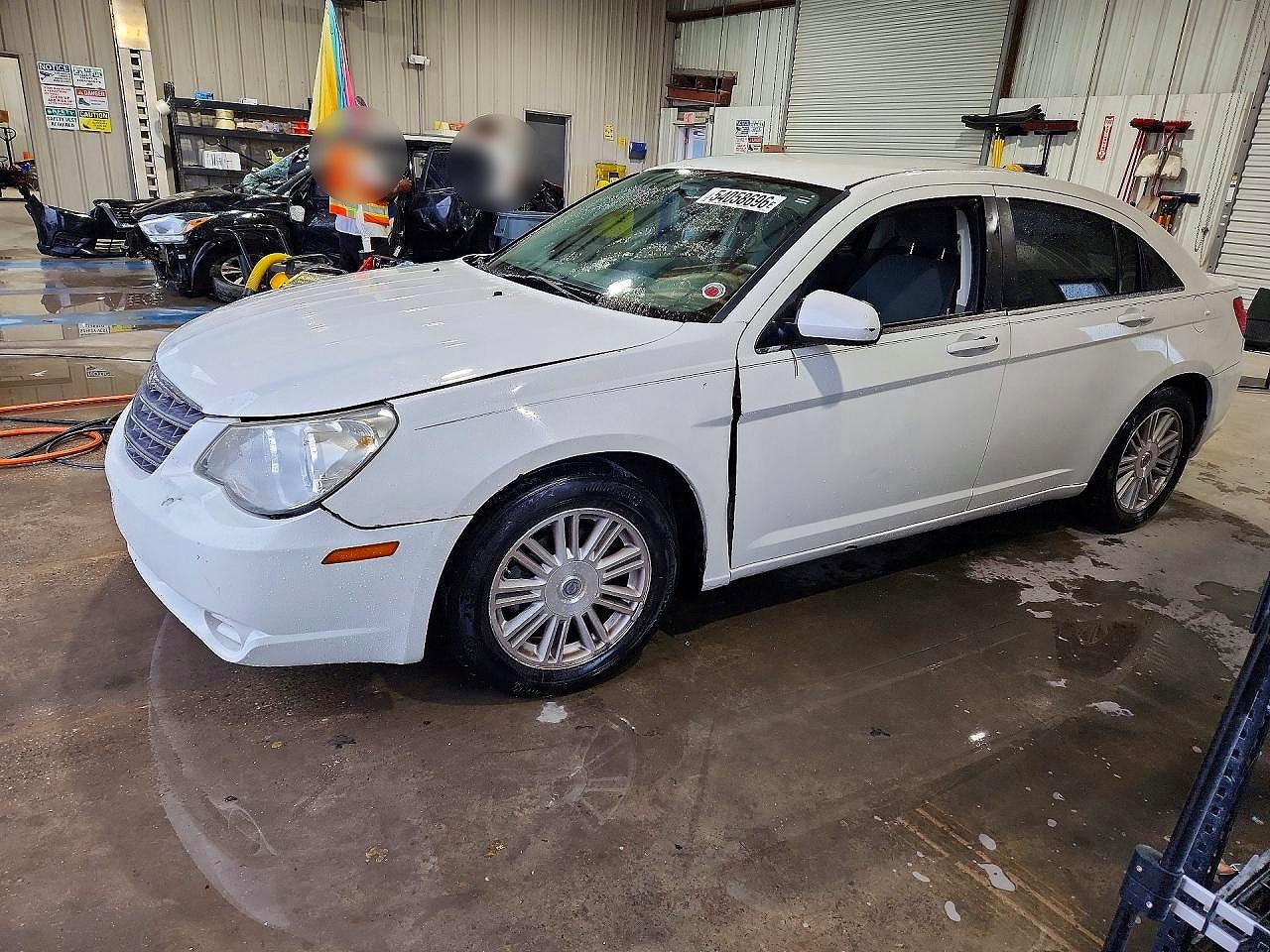 Salvage Chrysler Sebring Image