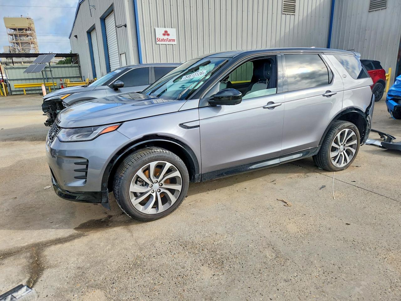 Salvage Land Rover Discovery Image