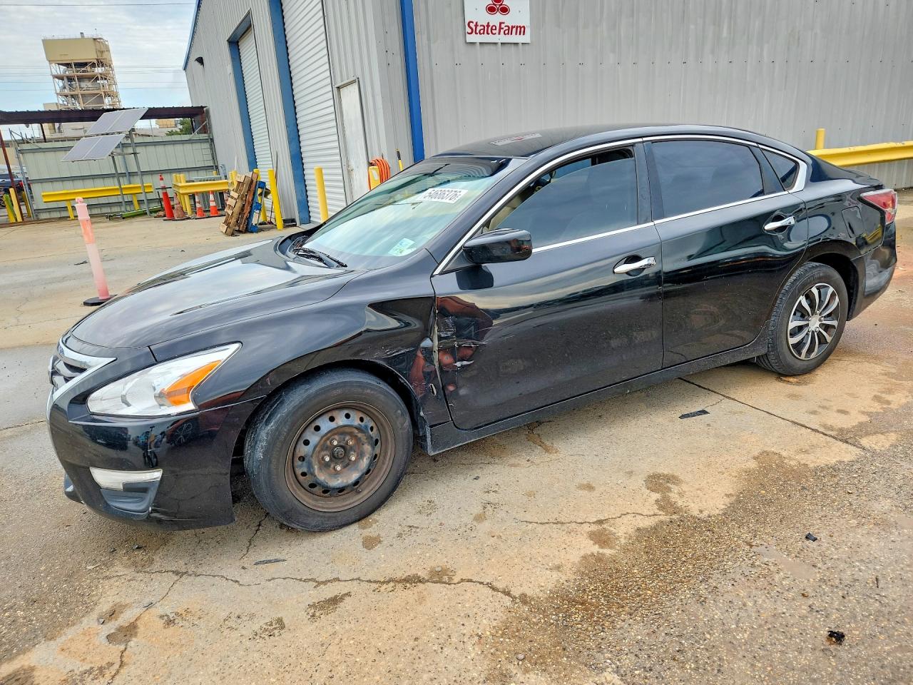Salvage Nissan Altima Image