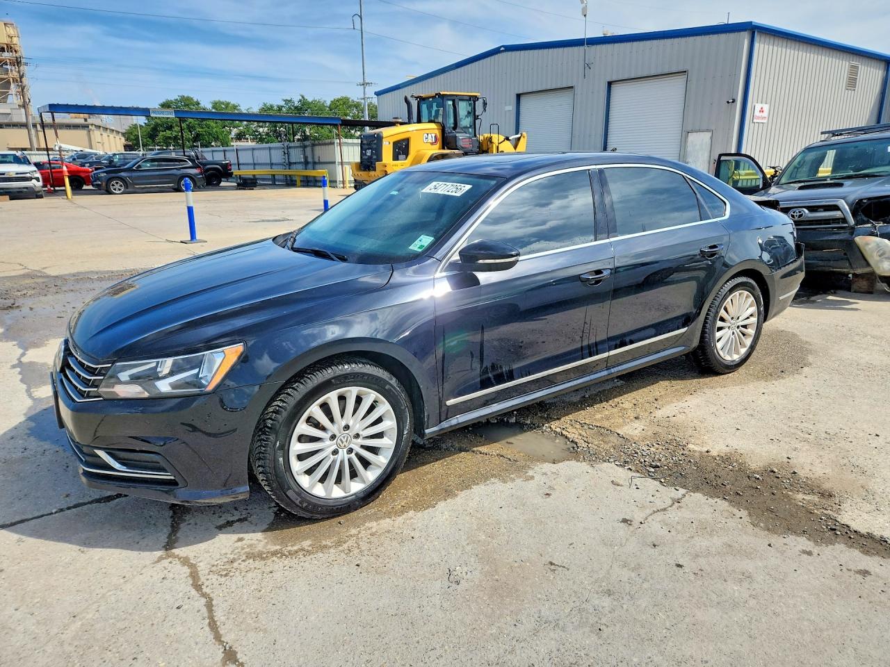 Salvage Volkswagen Passat Image