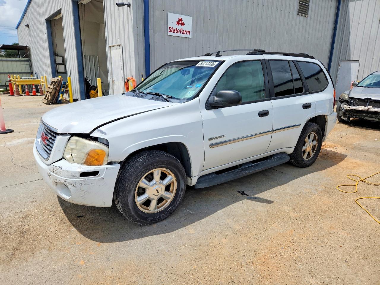Salvage GMC Envoy Image