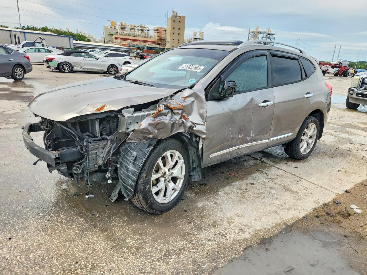 Salvage Nissan Rogue Image