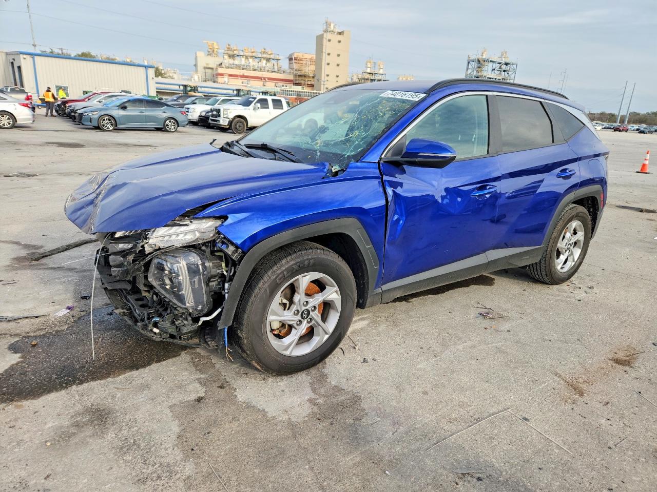 Salvage Hyundai TUCSON Image